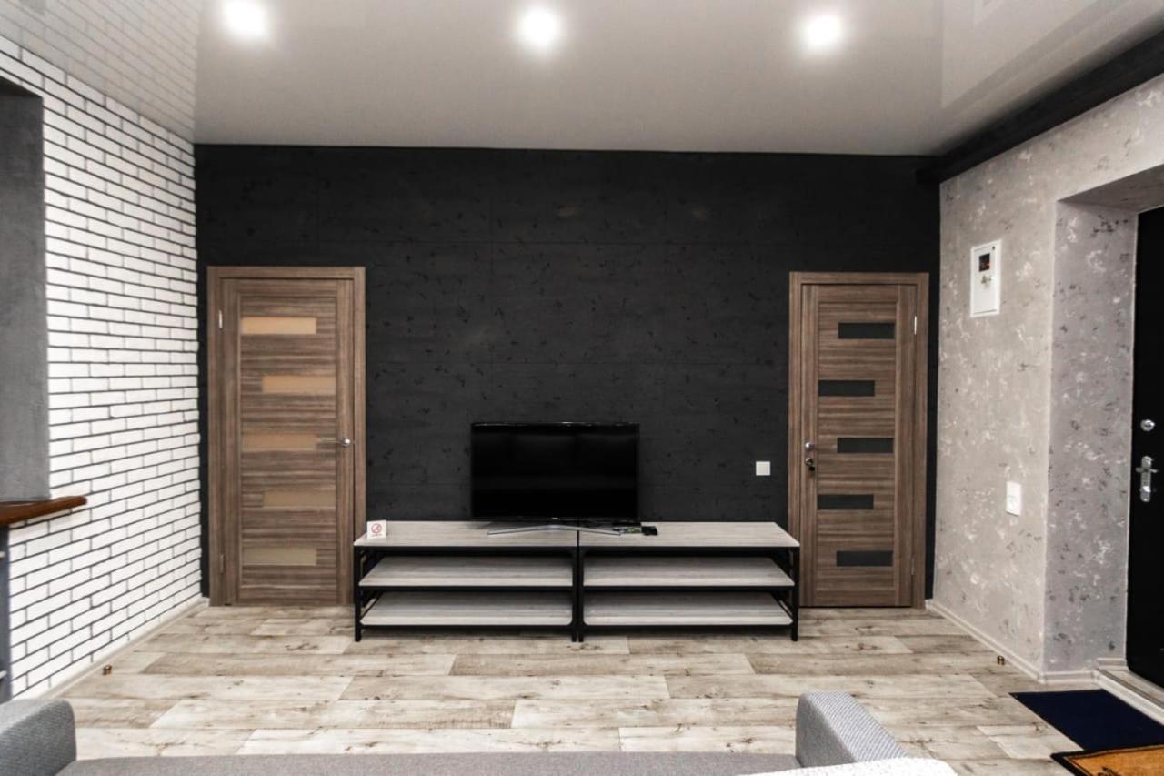 Loft Apartment On Svobody Kam"jans'ke Esterno foto